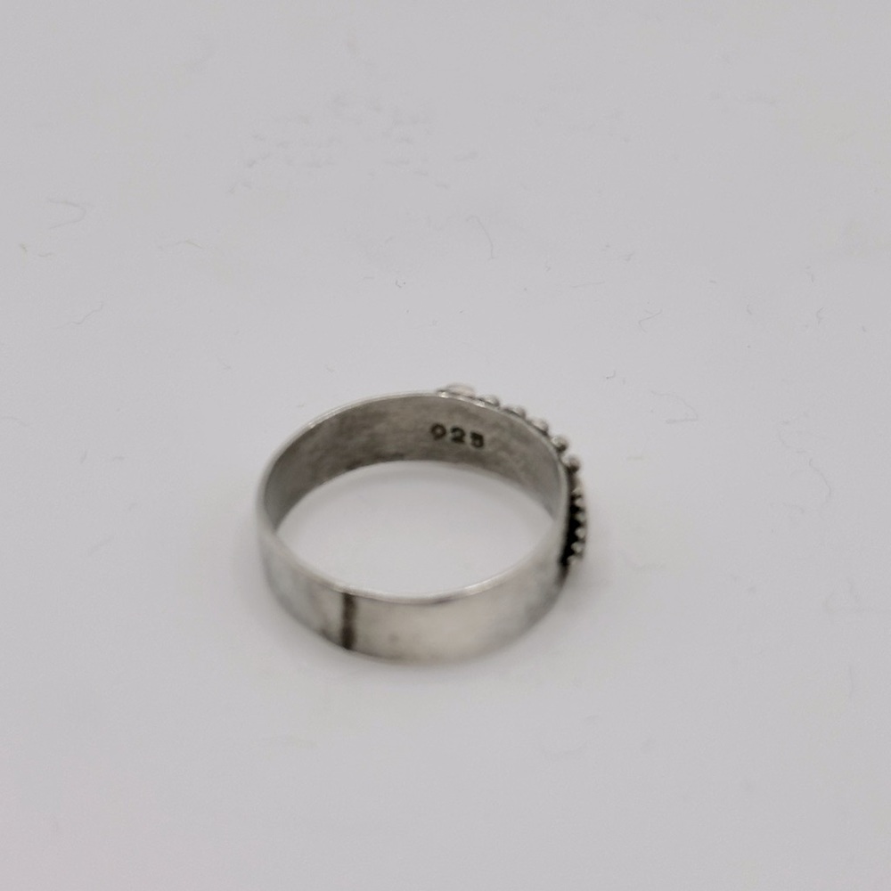 Sterling silver and gold-tone ring with raised detail - size 7 - Picture 4 of 5